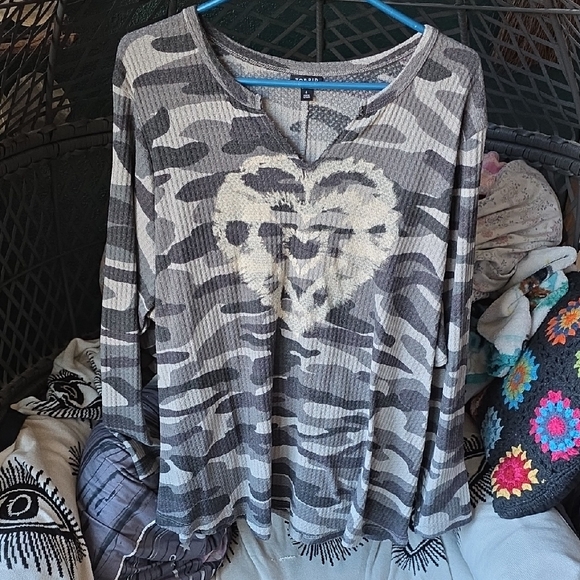 Camouflage Long Sleeve Thermal with Heart Tie Dye Design - Picture 1 of 3